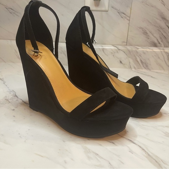 NWOT Forever 21 Faux Suede Wedge Heels – Black – Size 6.5 - Picture 4 of 11